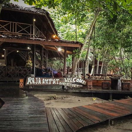 Tapokreng Raja Ampat Dive Resort מראה חיצוני תמונה
