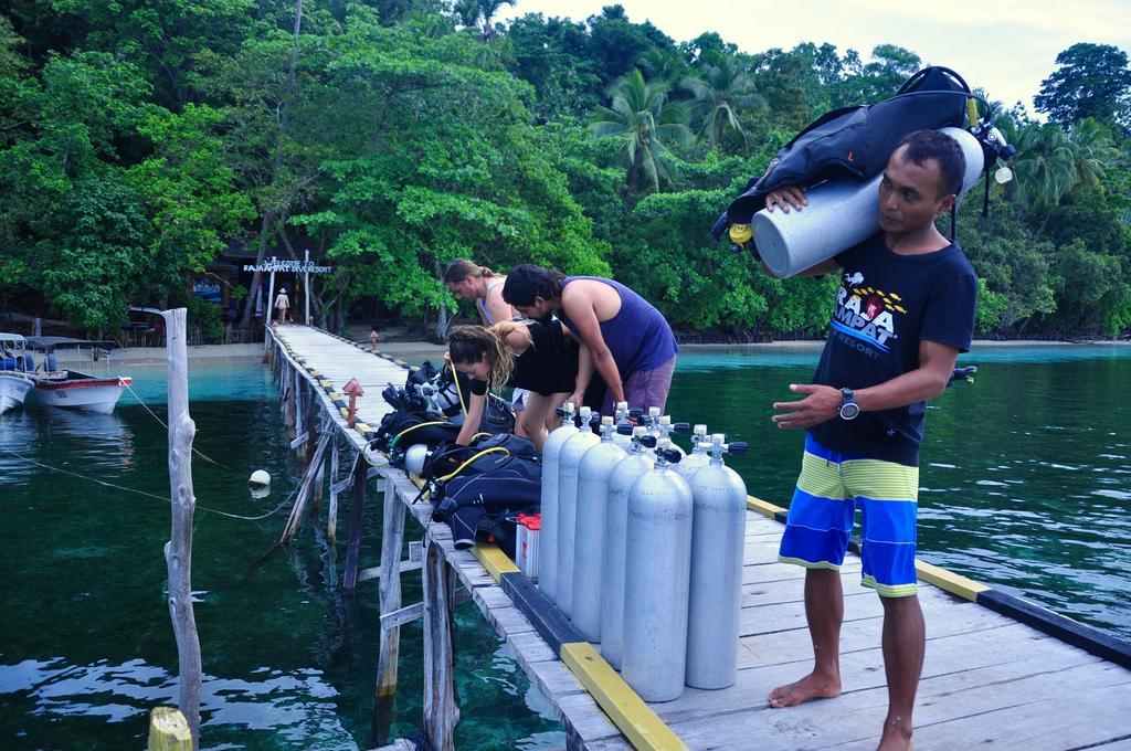 Tapokreng Raja Ampat Dive Resort מראה חיצוני תמונה