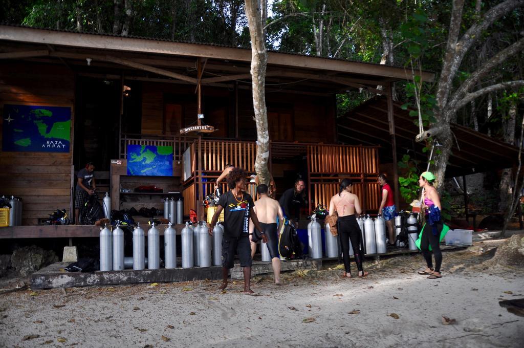 Tapokreng Raja Ampat Dive Resort מראה חיצוני תמונה