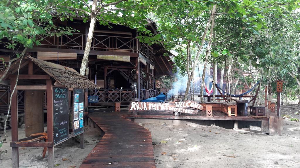 Tapokreng Raja Ampat Dive Resort מראה חיצוני תמונה