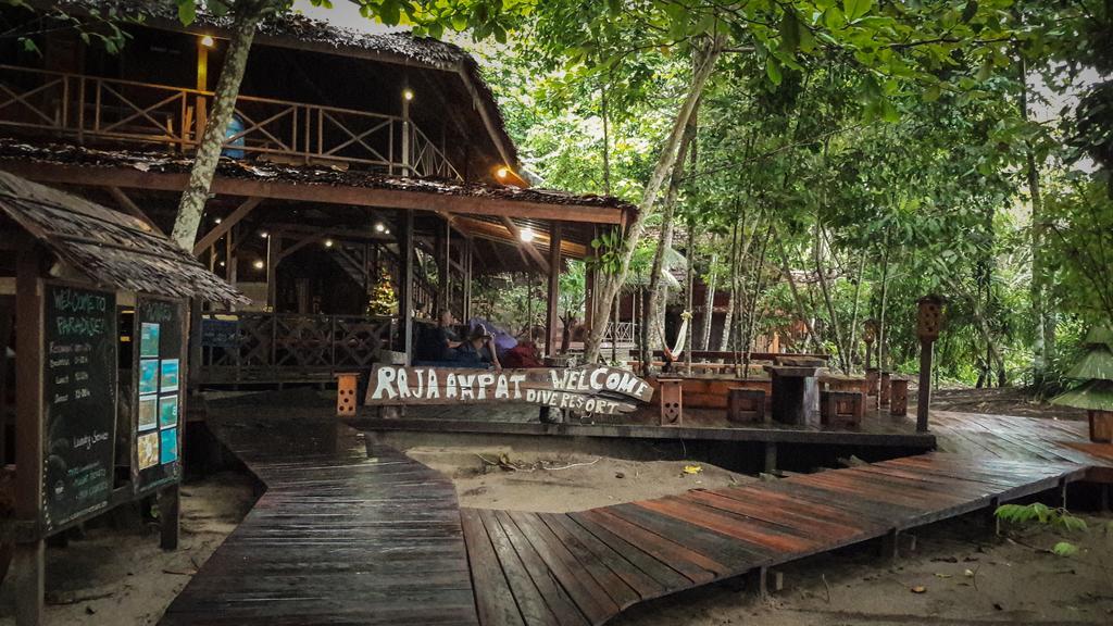 Tapokreng Raja Ampat Dive Resort מראה חיצוני תמונה